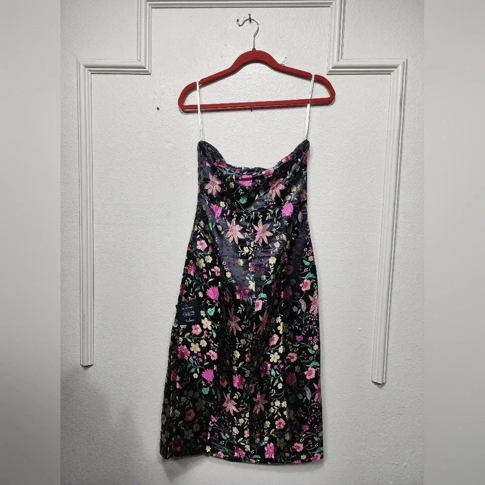 Lulu's Make a Move Black Satin Floral Jacquard Strapless Midi Dress Party - Picture 10 of 10
